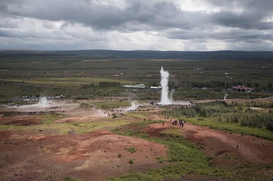 Geysir and Strokkur, the best stops in the Golden Circle